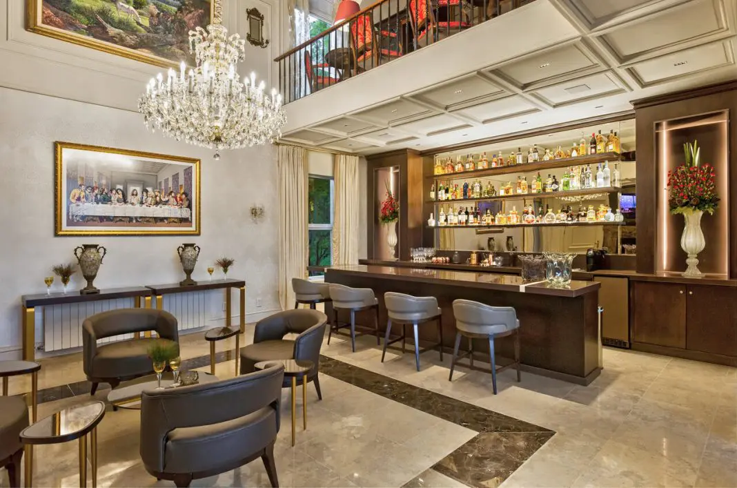 Bar em estilo escocês é a novidade do Castelo Saint Andrews