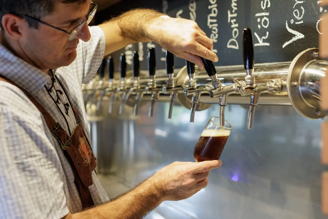 Roteiro com cervejarias: Joinville atrai turistas com visitas e degustações Roteiro com cervejarias: Joinville atrai turistas com visitas e degustações