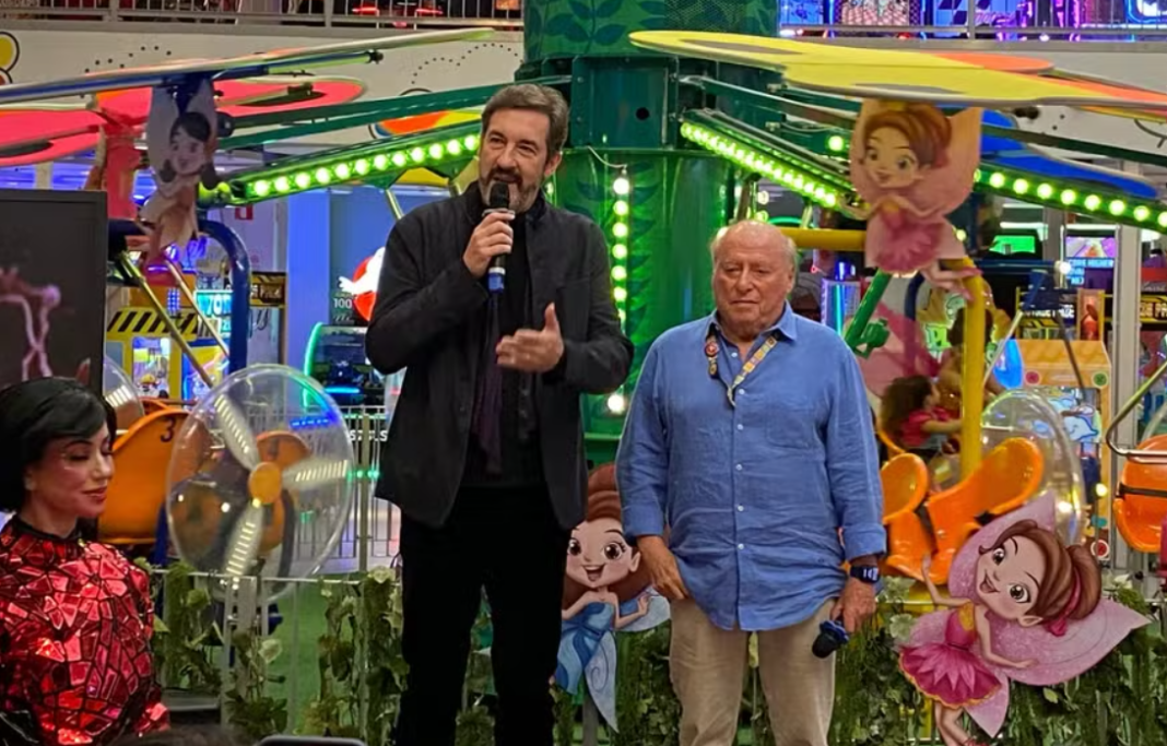 Alê Costa, fundador da Cacau Show e Marcelo Gutglas, fundador do Playcenter — Foto PEGN