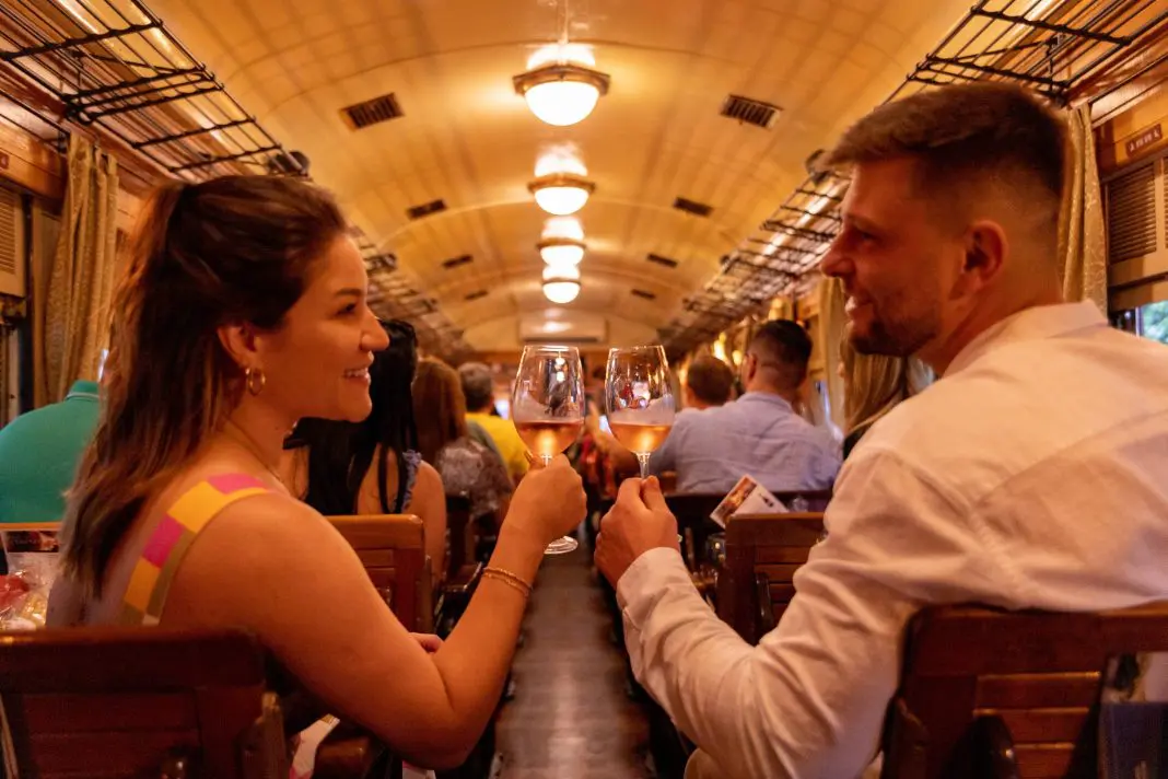 Conheça a viagem de trem por três cidades gaúchas para os amantes de vinho