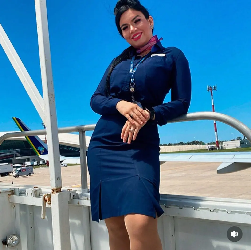 Aline Izzidoro comissária na Azul - Foto: Divulgação