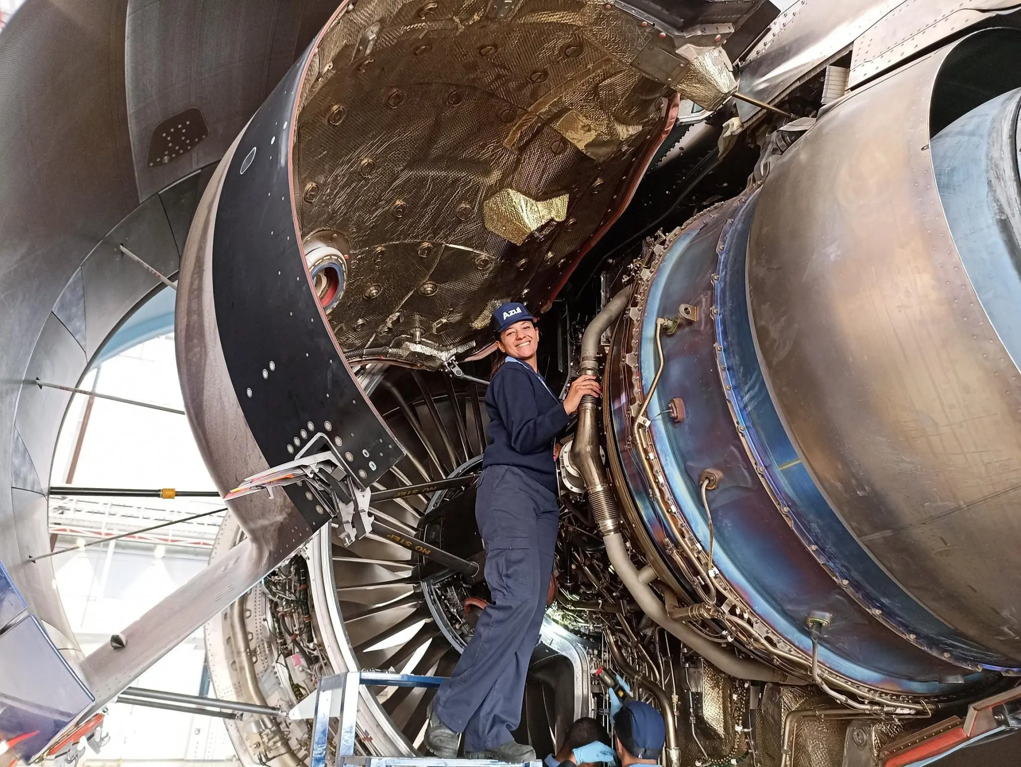 Joyce Campos, responsável pela manutenção preventiva de aeronaves na AZUL - Foto: Divulgação