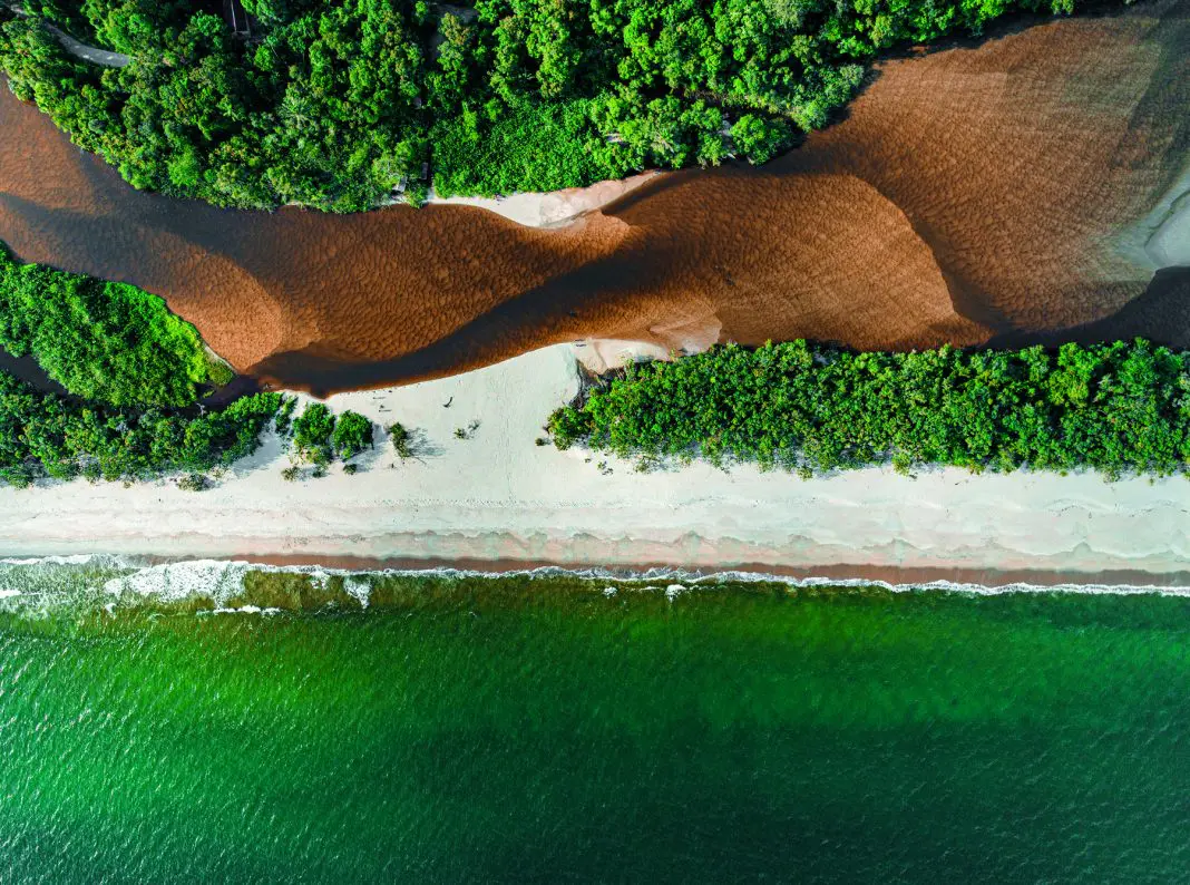 Praia do Puruba, em Ubatuba, em fotografia para 