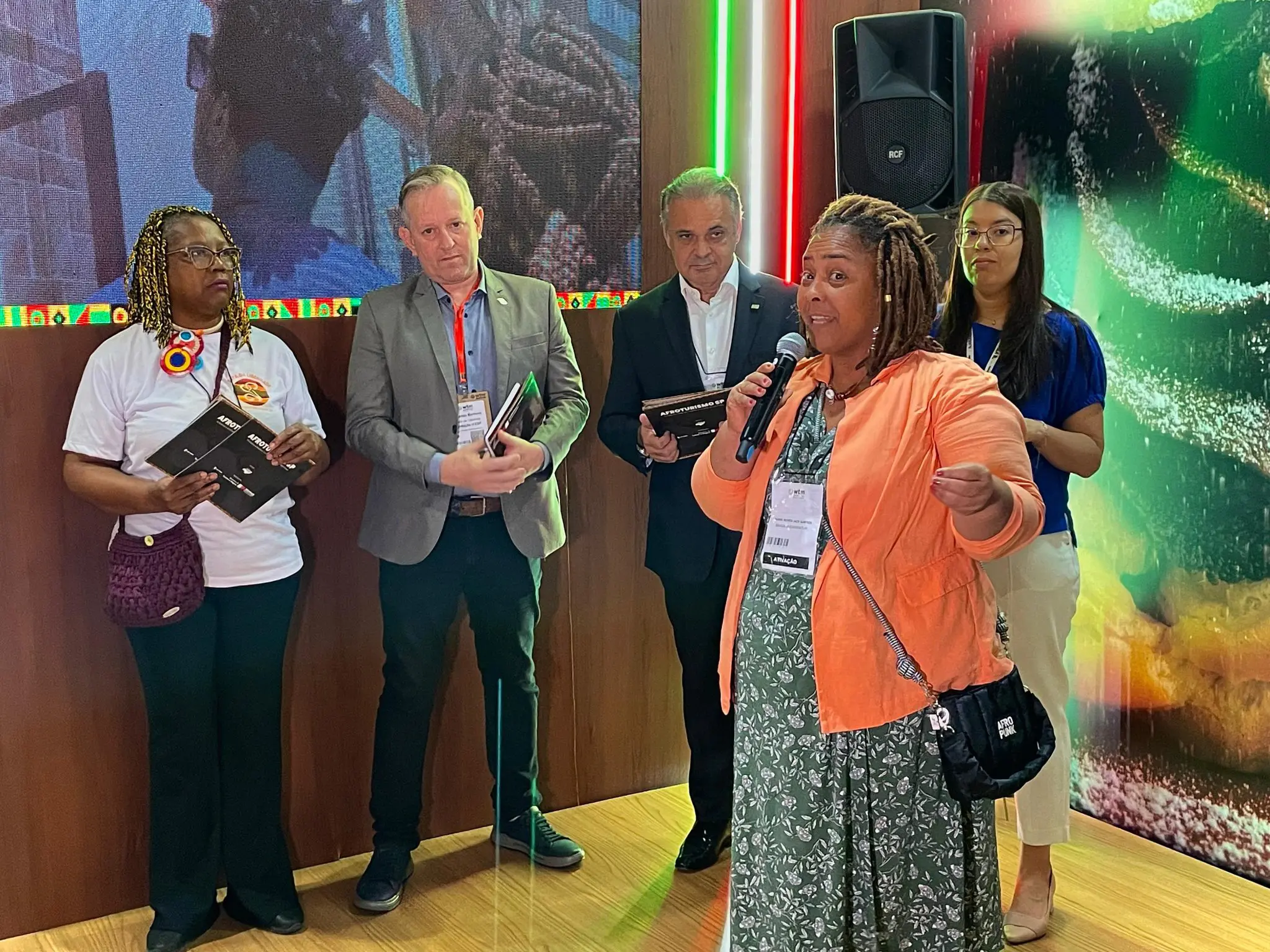 Selina, da Fundação Ipês, destaca a importância do afroturismo no lançamento dos 10 roteiros e atrativos turísticos em São Paulo (Crédito: Victor Meireles)