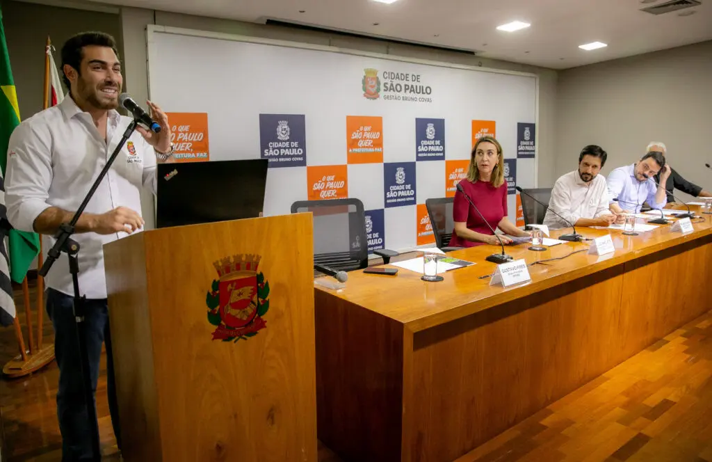 Em seu discurso, Pires ressaltou que a SPTuris abraça oportunidades que estimulam o crescimento econômico sustentável e fomentam a colaboração entre os setores público e privado (Foto: Daniel Deák / SPTuris)