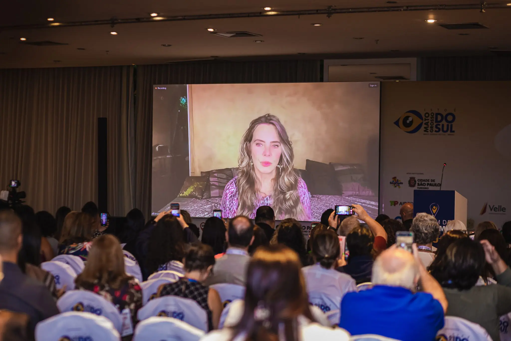 Bruna Lombardi, atriz e escritora, trouxe reflexões e a felicidade no Fórum de Turismo 60+ - Divulgação Fórum de Turismo 60+