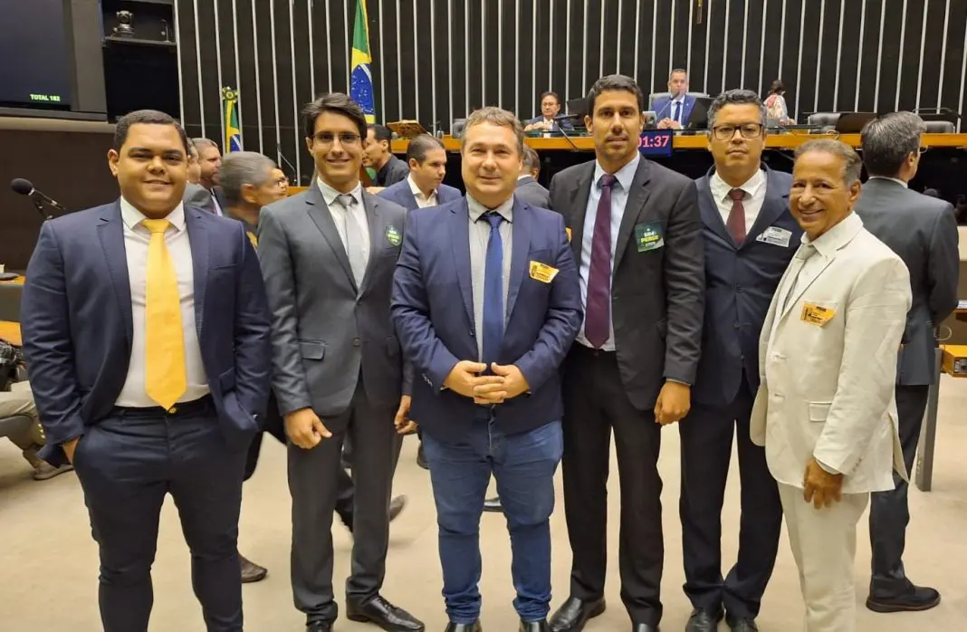 Representantes da ABIH-BA após a sanção do PERSE