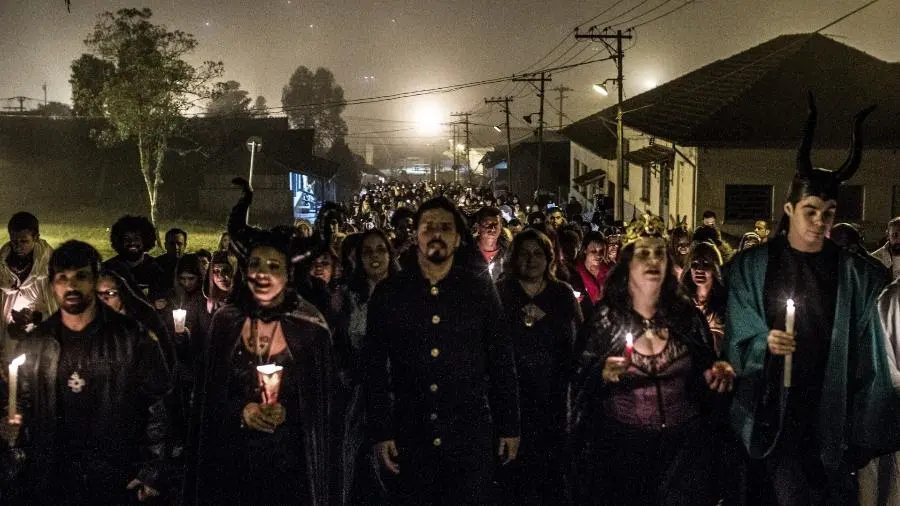 Procissão na Convenção de Bruxas e Magos (Foto: Marcelo Brammer)