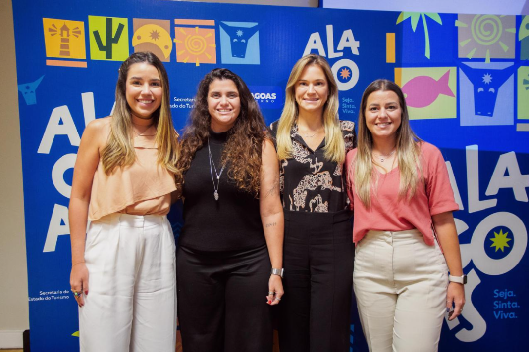 Bárbara Braga, Secretária de Turismo de Alagoas, Giulliana Mesquita, gerente de Produtos da Azul Viagens, Marília Herrmann, Secretária Executiva de Turismo de Alagoas e Natália Saderi, gerente de Produtos da Azul - Foto: Divulgação Azul