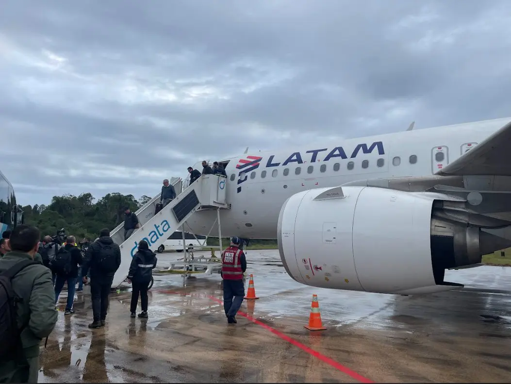 Primeiro voo comercial para Canoas foi realizado pela LATAM em 27 de maio deste ano Mudança na Base Aérea de Canoas: LATAM acrescenta mais voos