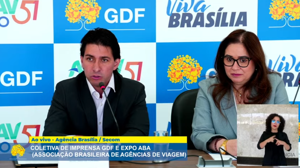 Cristiano Araújo, secretário de Turismo do Distrito Federal e Ana Carolina Medeiros, presidente da ABAV Nacional (Foto: Reprodução / Youtube) Cristiano Araújo, secretário de Turismo do Distrito Federal e Ana Carolina Medeiros, presidente da ABAV Nacional (Foto: Reprodução / Youtube)
