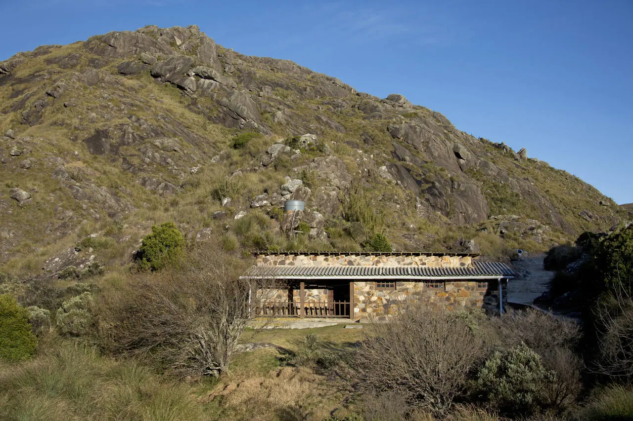Parquetur: ingresso dos parques e pacotes de hospedagem, em breve tudo em um só lugar (Lodge - Abrigo Rebouças no Parque Nacional do Itatiaia (Foto: Divulgação))