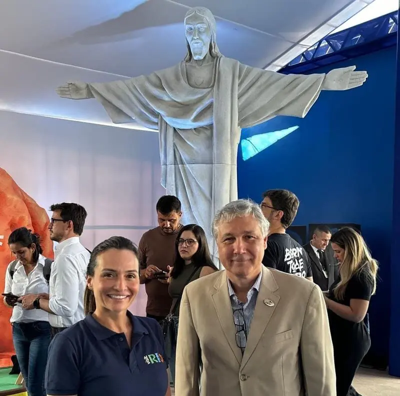 Roberta Werner, diretora-executiva do Visit Rio e Luiz Strauss, presidente do Conselho Curador.