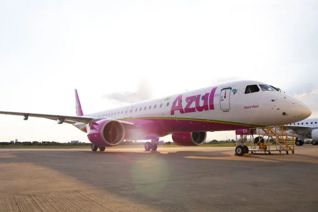 Aeronave da Azul - Divulgação Embraer E2 Rosa Aeronave da Azul - Divulgação Embraer E2 Rosa
