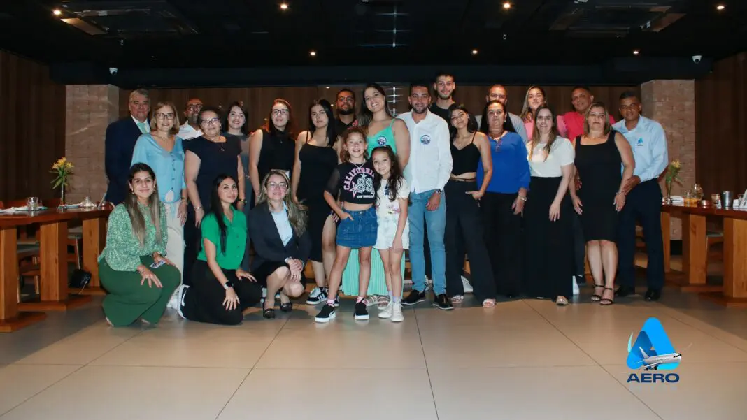 Funcionários e convidados celebram os nove anos da Aero Service - Foto: divulgação
