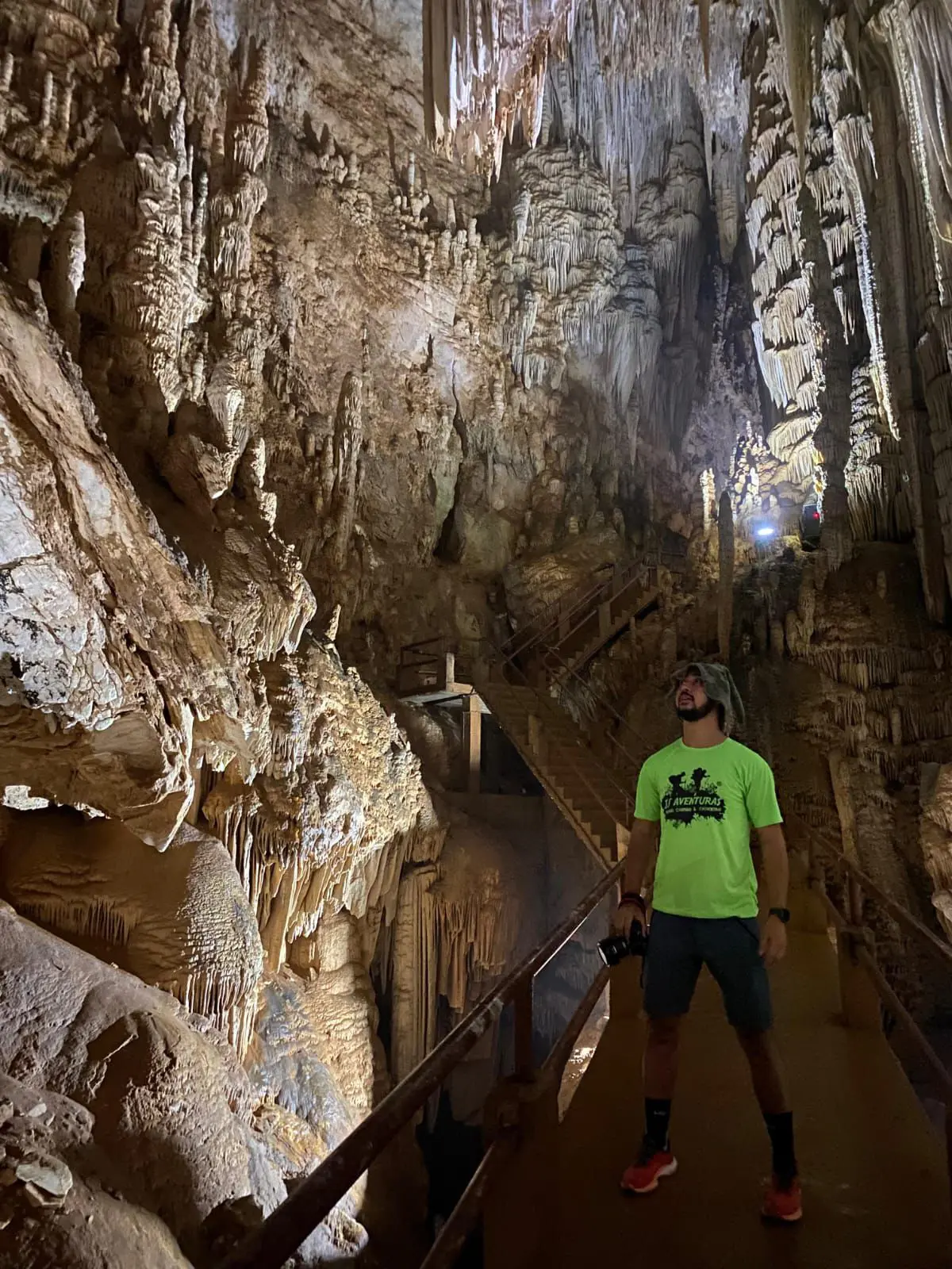 Vale das Ostras e Caverna do Diabo