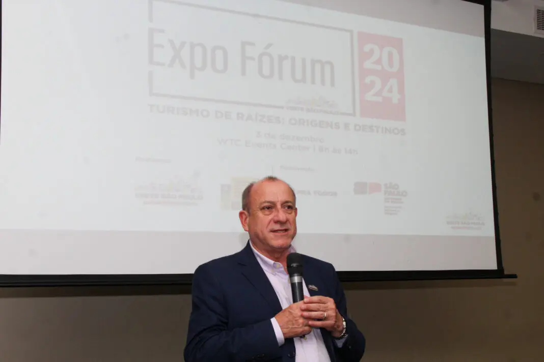 Toni Sando, presidente executivo do SPCVB, durante apresentação sobre o expo fórum 2024 (Foto: Felipe Maresca/DT)