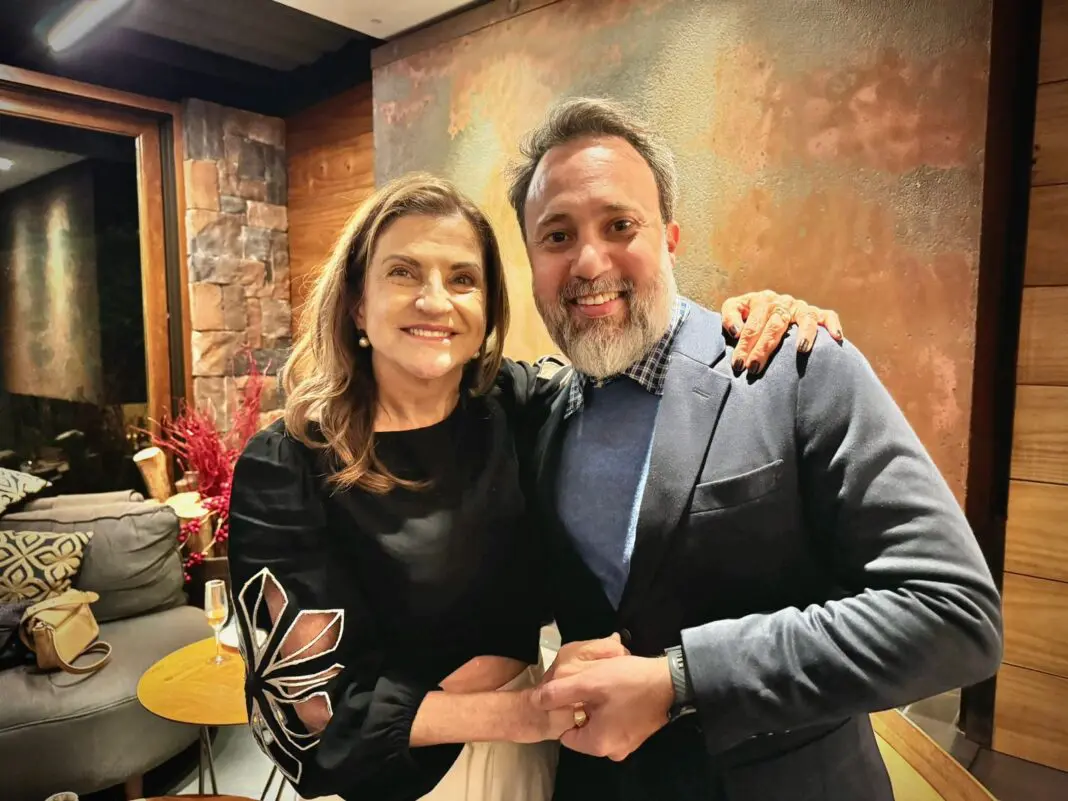 Marta Rossi, do Festuris, com Alex Bernardes, da LGBT+ Turismo Expo - Foto: Divulgação