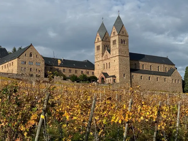 Monumento Niederwald e Abadia de Saint Hildegard em Rüdesheim (foto - Simone Barros)
