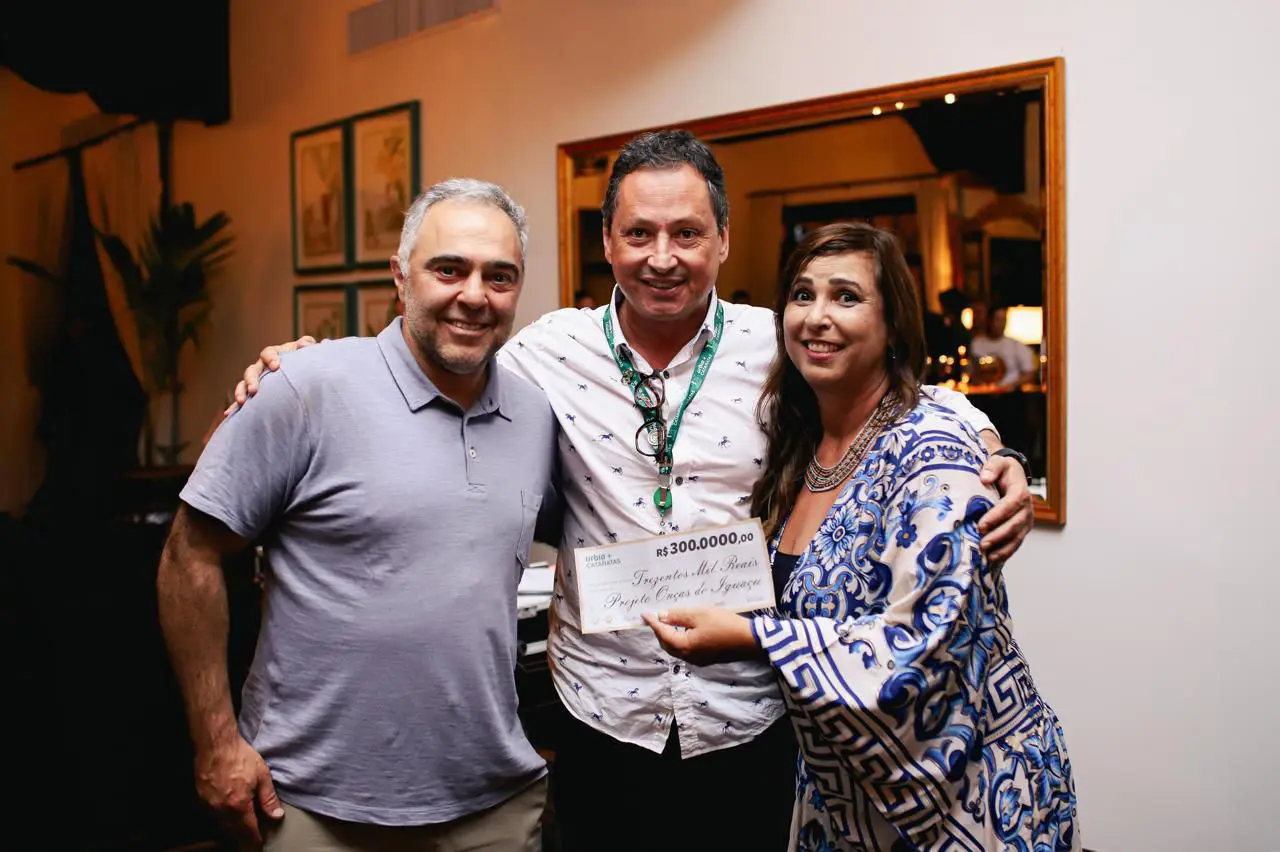 José Ulisses, chefe do Parque Nacional do Iguaçu, Mário Macedo, CEO da Urbia Cataratas e Yara Barros, coordenadora-executiva do Projeto Onças do Iguaçu - foto: Maria Eduarda / @mirada.fotografia