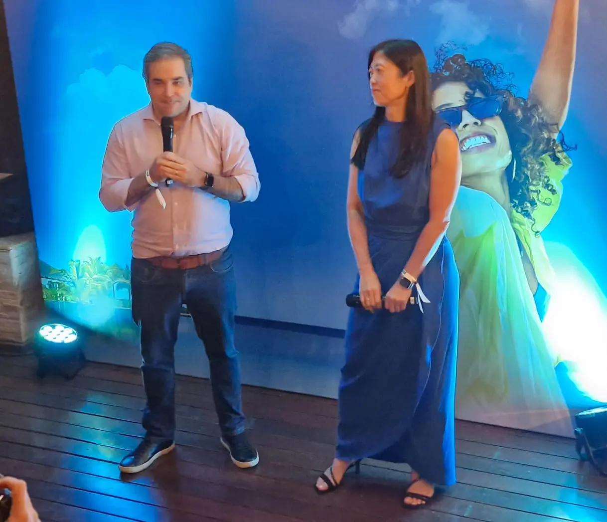 Flávio Gordiano Santos (ALL-Accor) e Cris Yoshida (Azul Fidelidade) em coletiva de imprensa - Foto: Bruno Almeida / DT