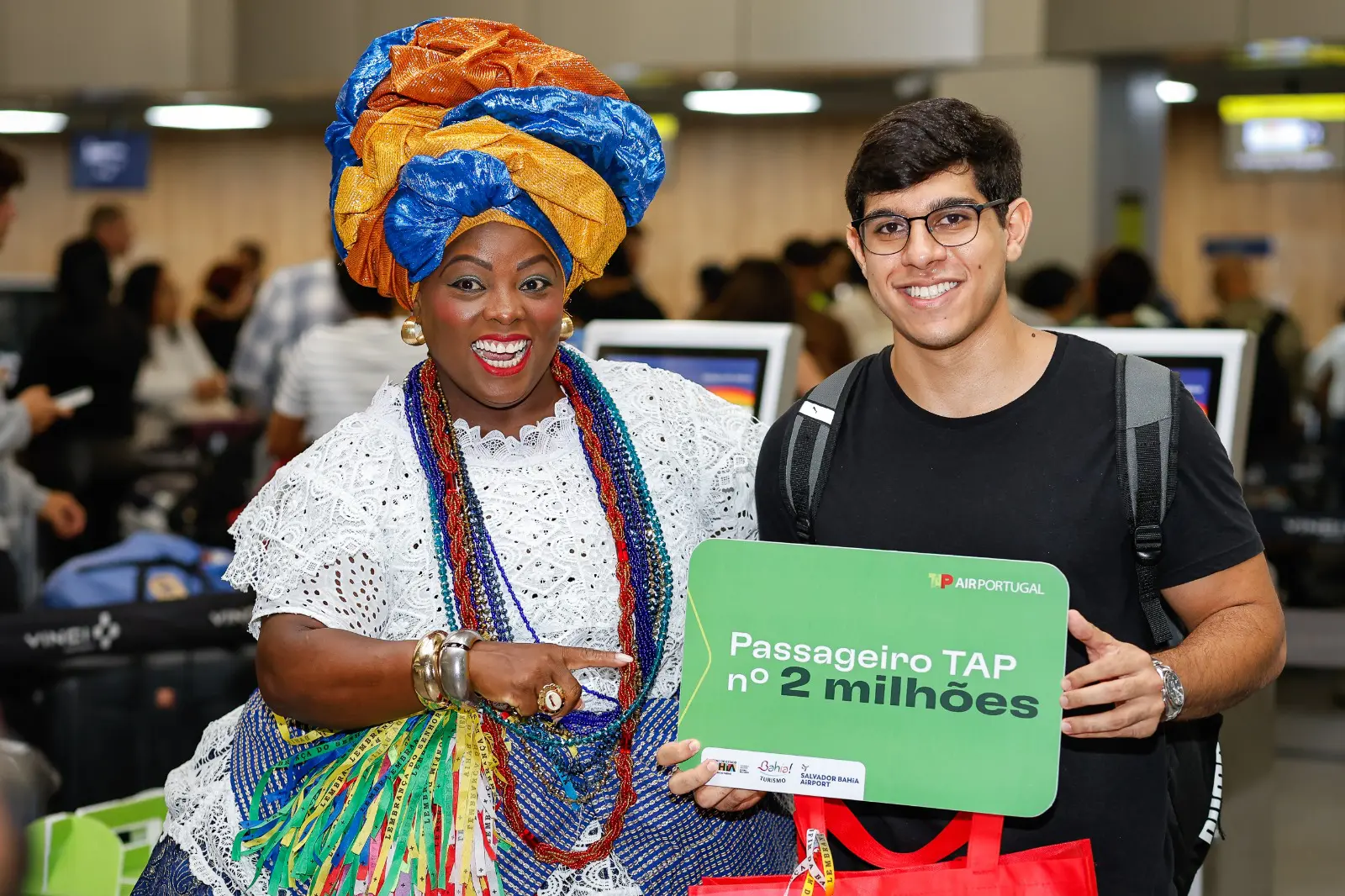 Victor Pereira, estudante de engenharia de produção foi o passageiro nº 2 milhões da TAP - Foto: Will Recarey / divulgação