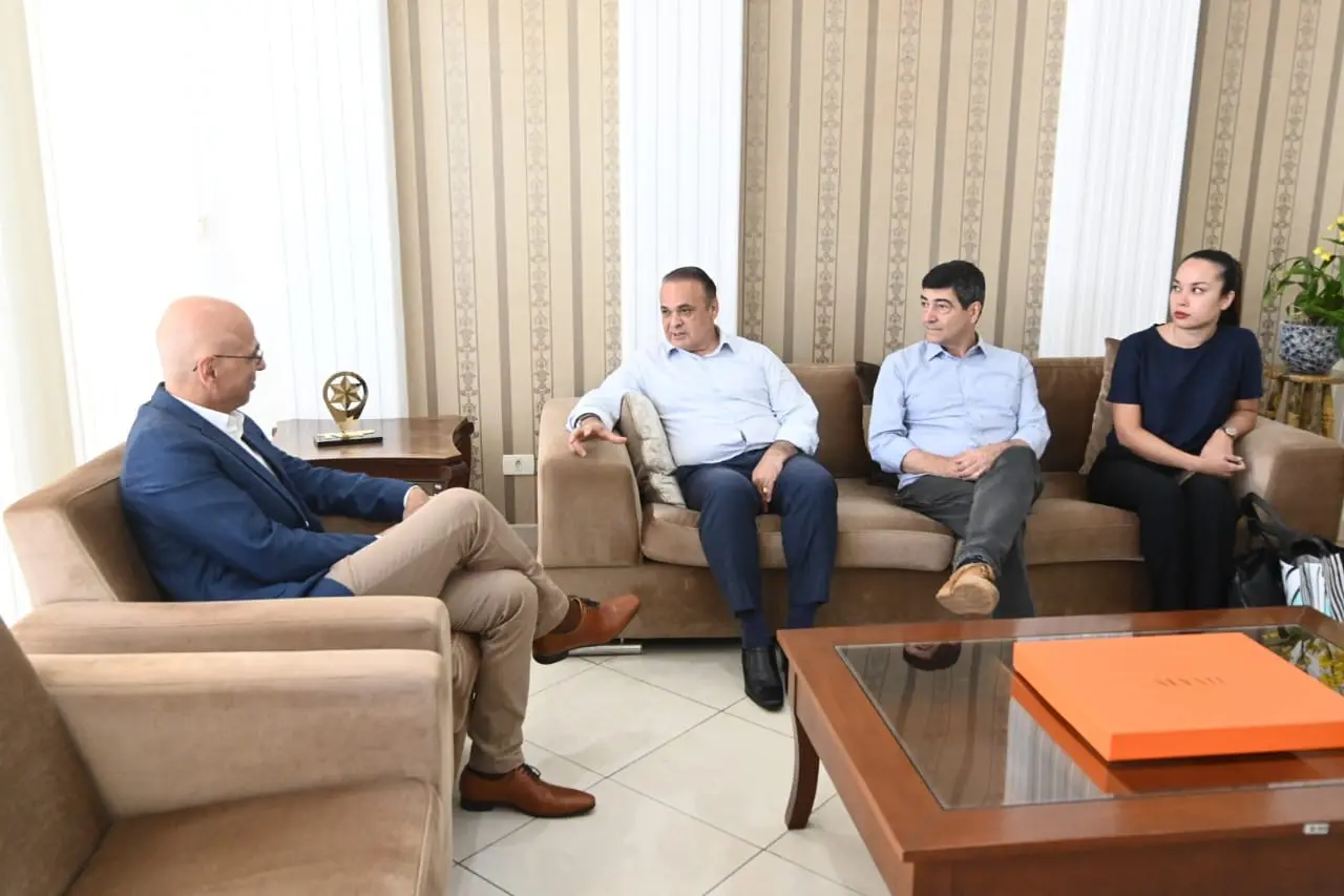 Da esquerda pra direita, Farid Madi, prefeito eleito de Guarujá, Roberto de Lucena, Secretário de Turismo e Viagens do Estado de São Paulo, Aildo Rodrigues, Secretário de Turismo de Guarujá e Aline de Assis Bernardo, Diretora do DATUR da Setur-SP - Foto: divulgação Agência Amigo