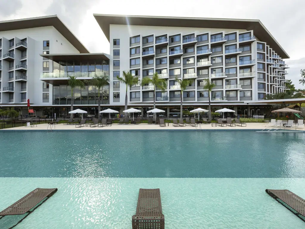 Novotel Itu Localizado a 90 km da capital, o Novotel Itu é ideal para famílias, com ampla infraestrutura, incluindo piscinas, Kids Club, campo de golfe, trilhas ecológicas e um spa relaxante - Foto: divulgação Accor
