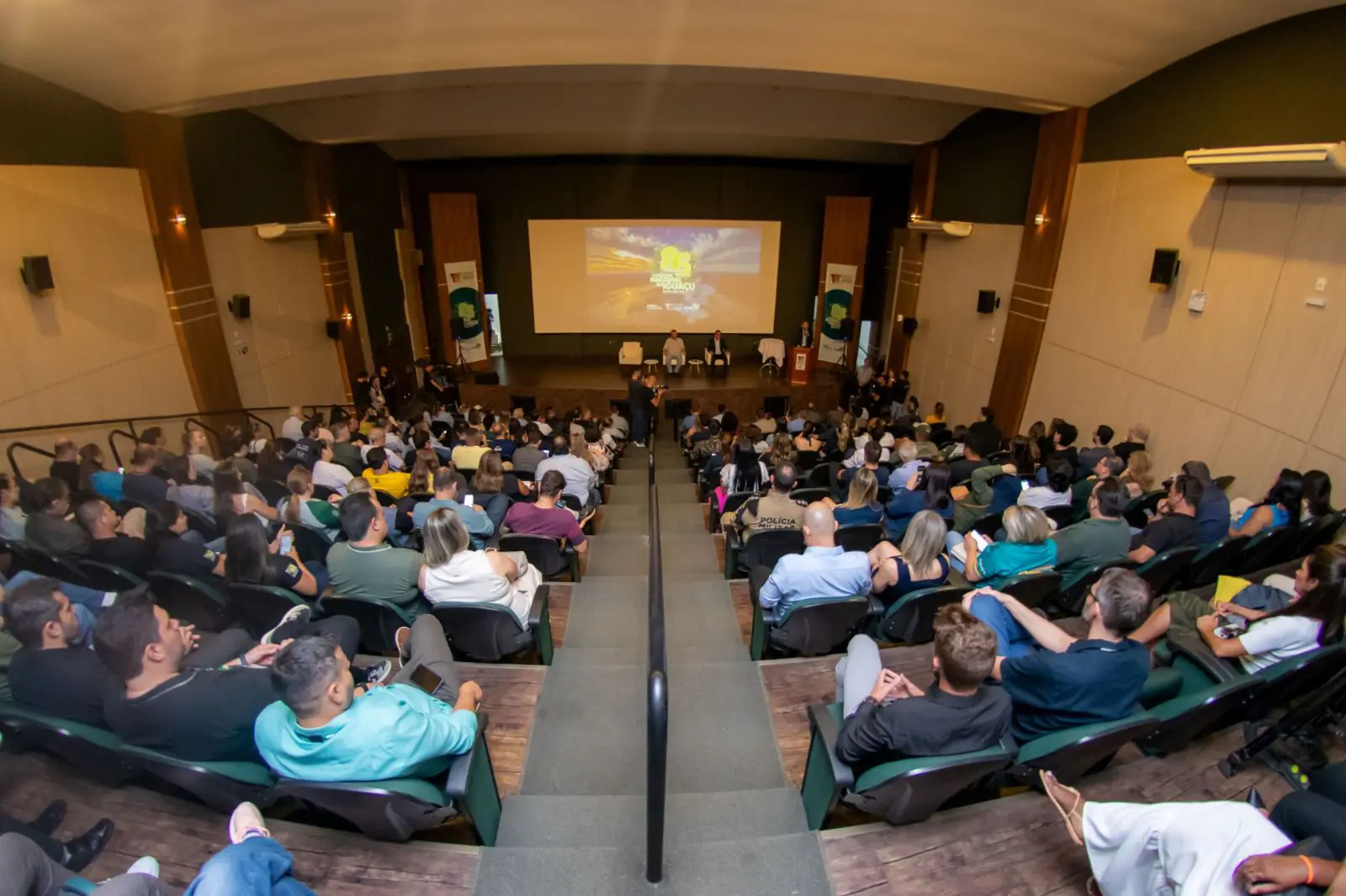Plateia na celebração dos 86 anos do Parque Nacional do Iguaçu - Foto: Urbia Cataratas / Parque Nacional do Iguaçu
