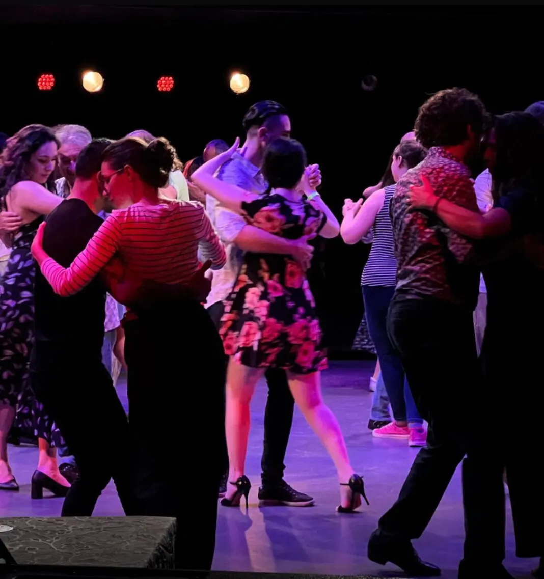 Organizado pelo consórcio Viva o Vale, o Vale do Anhangabaú recebe entre os dias 14 a 19 de janeiro uma programação diversificada de atividades de dança e cultura - Créditos: Divulgação Tango na Rua/Novo Anhangabaú Organizado pelo consórcio Viva o Vale, o Vale do Anhangabaú recebe entre os dias 14 a 19 de janeiro uma programação diversificada de atividades de dança e cultura - Créditos: Divulgação Tango na Rua/Novo Anhangabaú