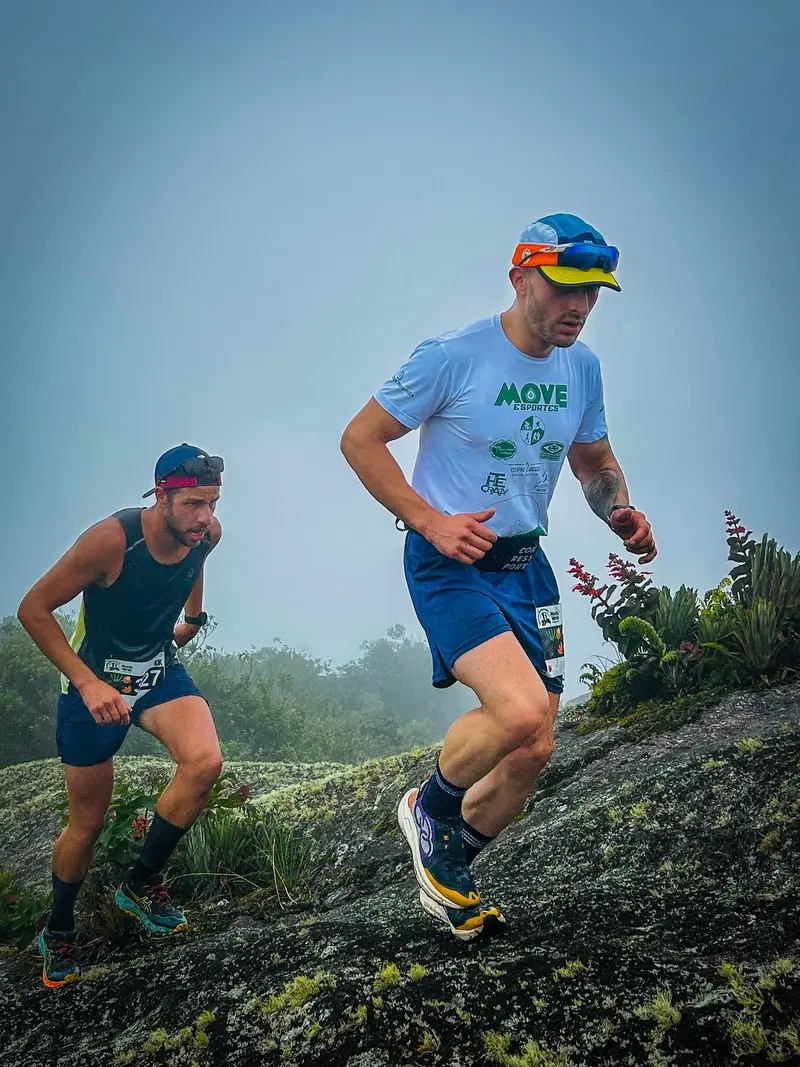 Eliomar Miranda (de camiseta branca) venceu a corrida de 10km e o prêmio Rei da Montanha - Foto: divulgação MOVE