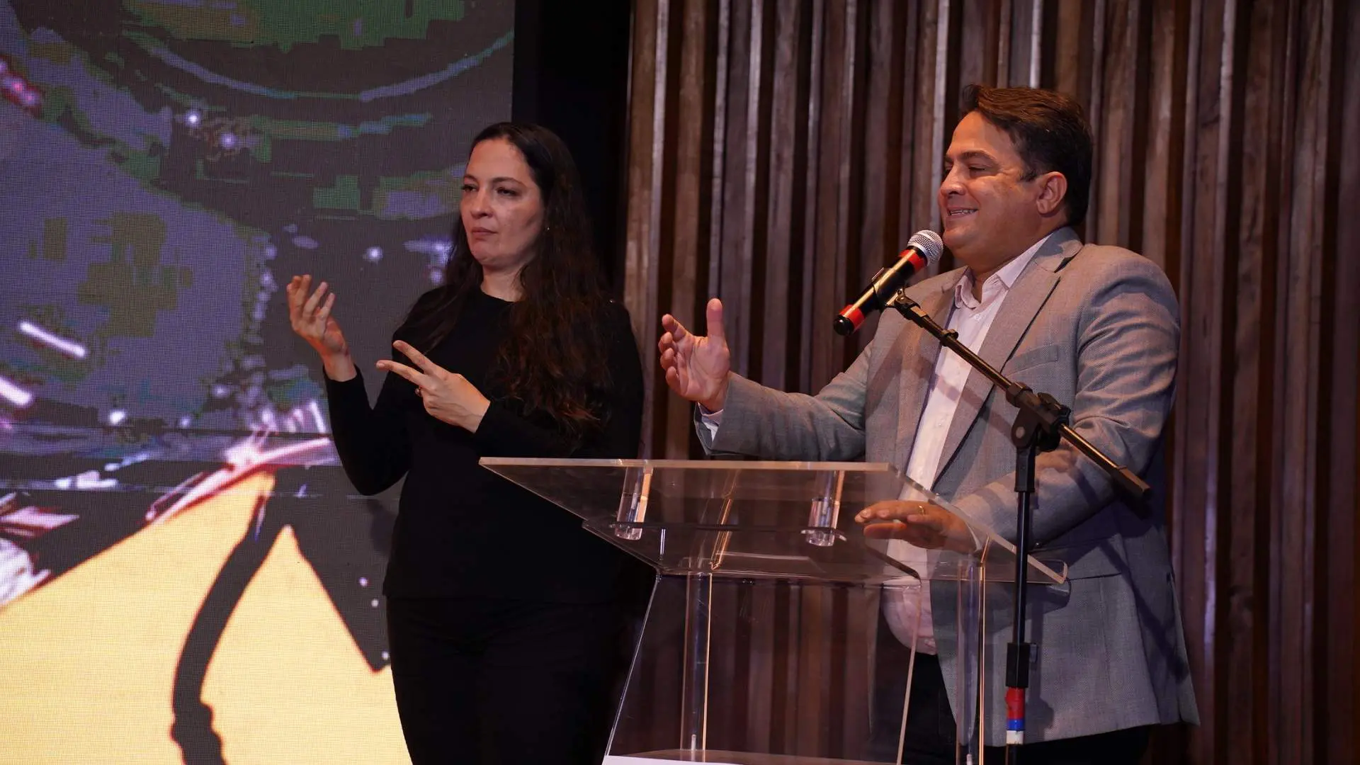 Presidente da Goiás Turismo, Roberto Naves, durante a Expo Turismo Goiás nesta quarta-feira (3) — Foto Rahissa Pelles