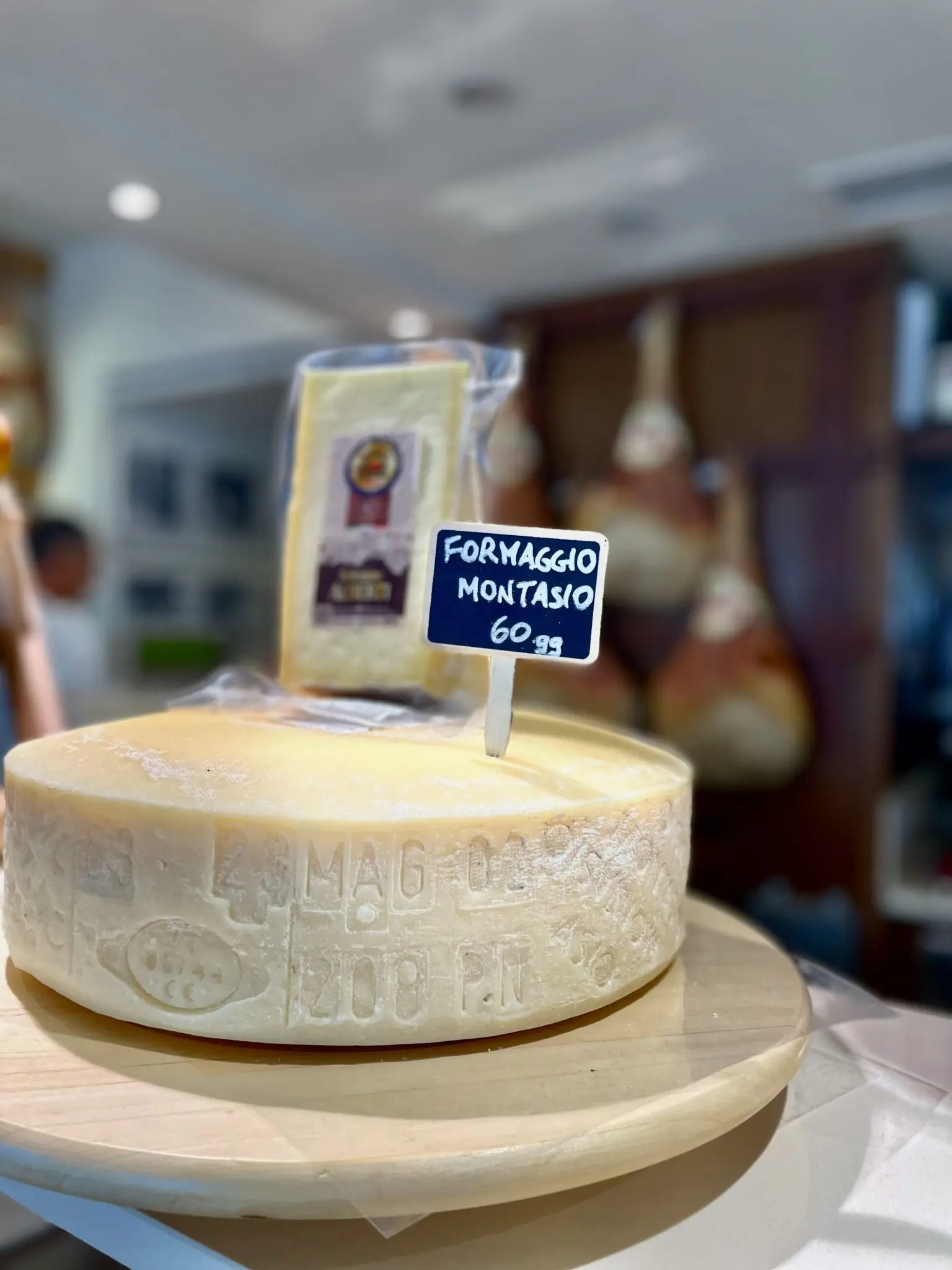 Montasio DOP, um queijo com alma montanhesa. - Foto: Arquivo pessoal Waleska Schumacher, Divulgação