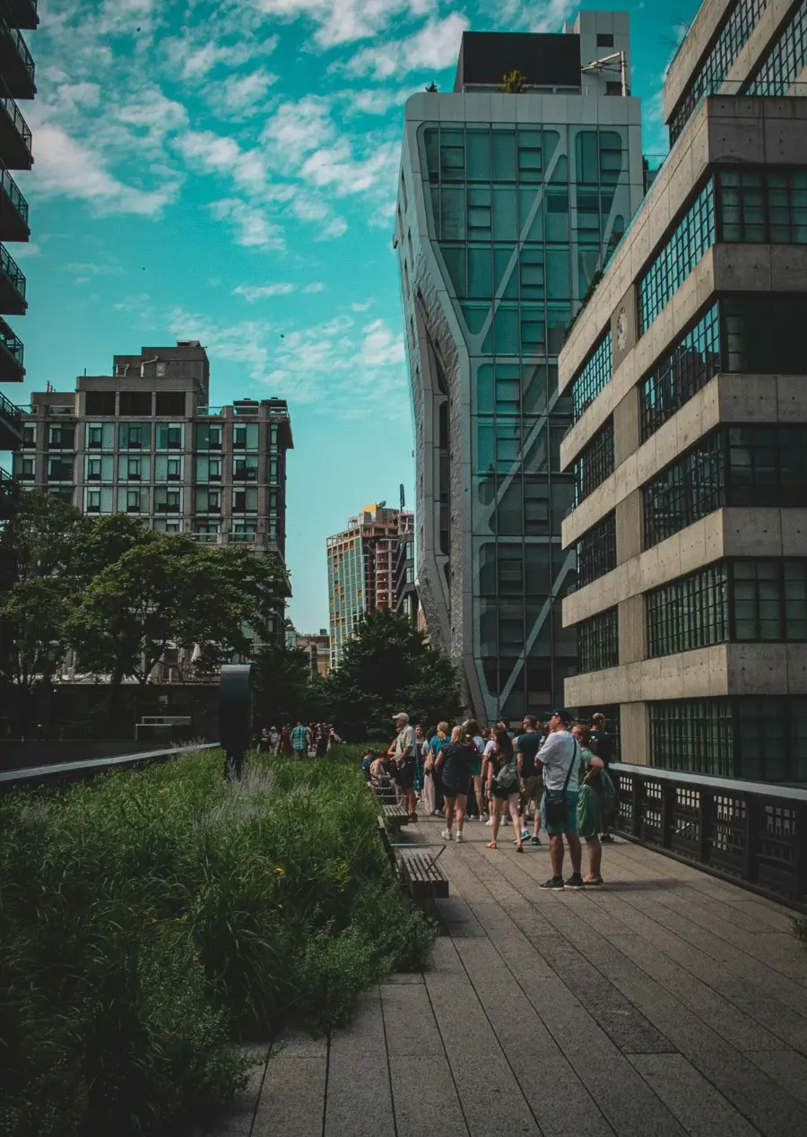O Highline Park, em Nova York, retratado na música cardigan, do álbum Foklore - Foto: Alex Simpson na Unsplash
