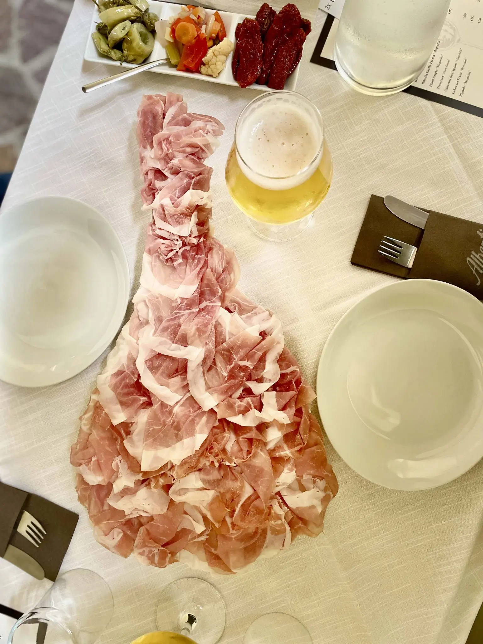 Tábua de degustação anatômica, revelando texturas e sabores únicos de cada parte da perna suína. Foto: Arquivo pessoal Waleska Schumacher, Divulgação
