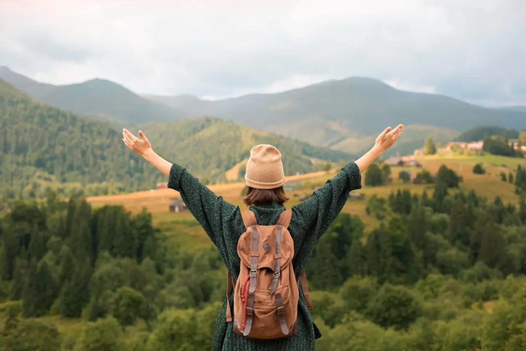 Brasileiros retomam planos de viagem em 2025, mesmo diante dos desafios econômicos. - Foto: Freepik - Viajar