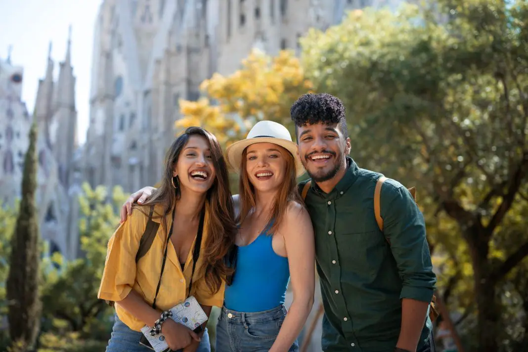 Turismo brasileiro celebra faturamento recorde de R$ 108 bilhões no primeiro semestre de 2025, consolidando o setor como força econômica nacional - Foto: Freepik Turismo brasileiro celebra faturamento recorde de R$ 108 bilhões no primeiro semestre de 2025, consolidando o setor como força econômica nacional - Foto: Freepik