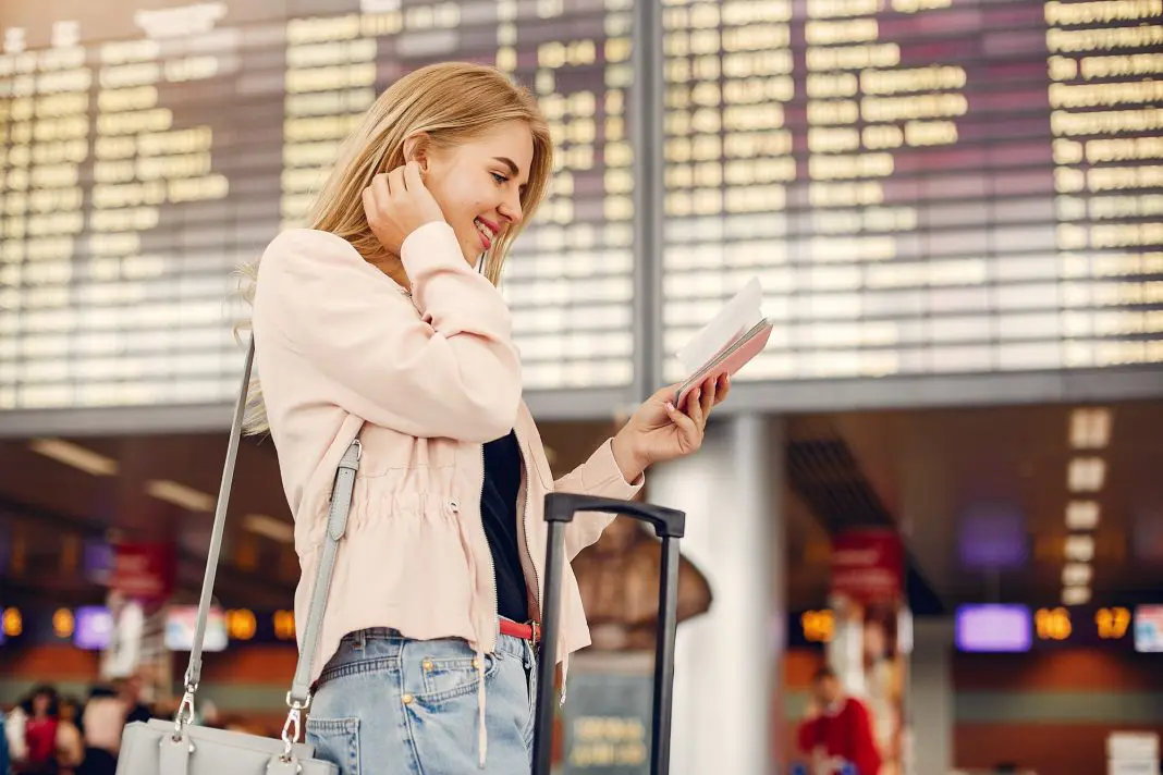 Aeroporto de Londres está usando o WhatsApp para reduzir filas - Crédito: Freepik Aeroporto de Londres está usando o WhatsApp para reduzir filas - Crédito: Freepik