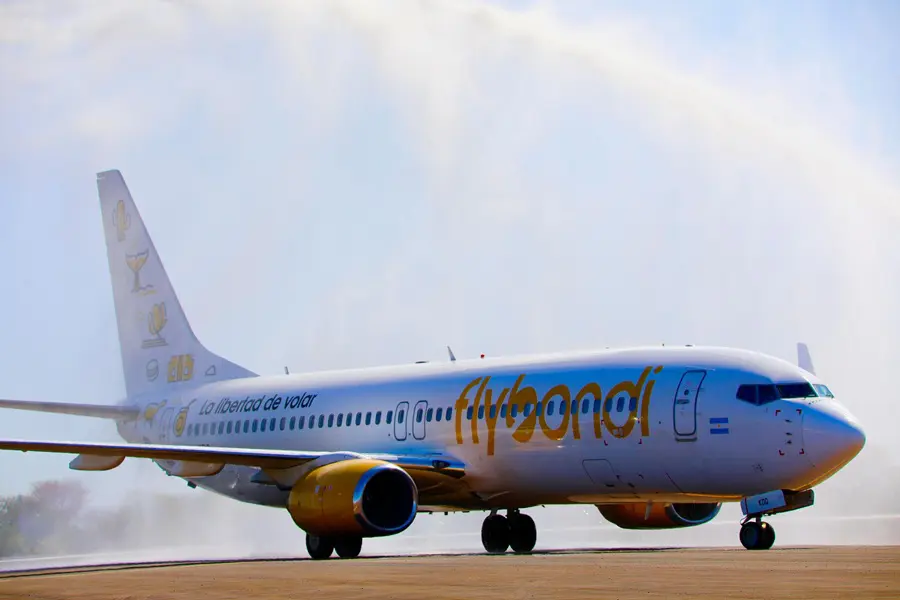 Avión en Encarnción voos charter Flybondi