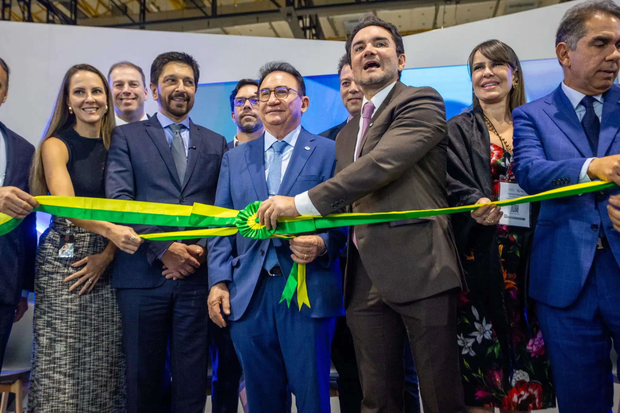 Autoridades participam da abertura da Equipotel 2025, entre elas o ministro do Turismo, Celso Sabino, e o prefeito de São Paulo, Ricardo Nunes - Foto: divulgação