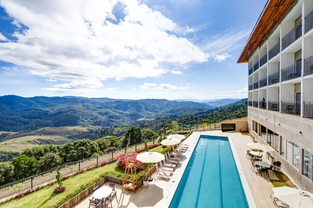Conforto e experiências sensoriais em Campos do Jordão: o Gran Paradiso Resort combina lazer completo, degustações de vinhos e queijos e vista privilegiada da Serra da Mantiqueira - Foto: divulgação - Campos do Jordão