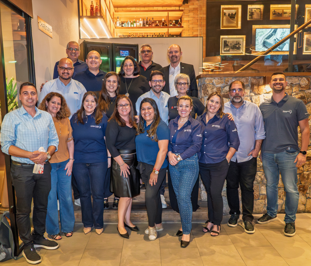 Ricardo Campos (Trade Tours), Jailson Santos (Lusanova), Sheila Nassar (VBRA), Evandro Gouveia de Souza (Flot), Pablo Bernhard (TT Operadora), Denis Henrique Espinoza (Abreutur), Jackeline Rodrigues (VBRA), Fábio Santos (Abreutur), Sandra Passetto (Air Canada), José Henrique de Andrade (BRT), Regina (Trade Tours), Camila Tenreiro (Orinter), Patricia Simões (VBRA), Lucilene Chaves (New Age), Thais Marcondes (Diversa), Sergio Vianna (Lusanova), Caio Serigati (Personal Canada) - Foto: divulgação