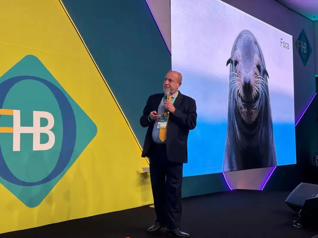 Presidente da Unedestinos, Toni Sando, destaca integração entre hotelaria e destinos no evento do FOHB - Foto: divulgação