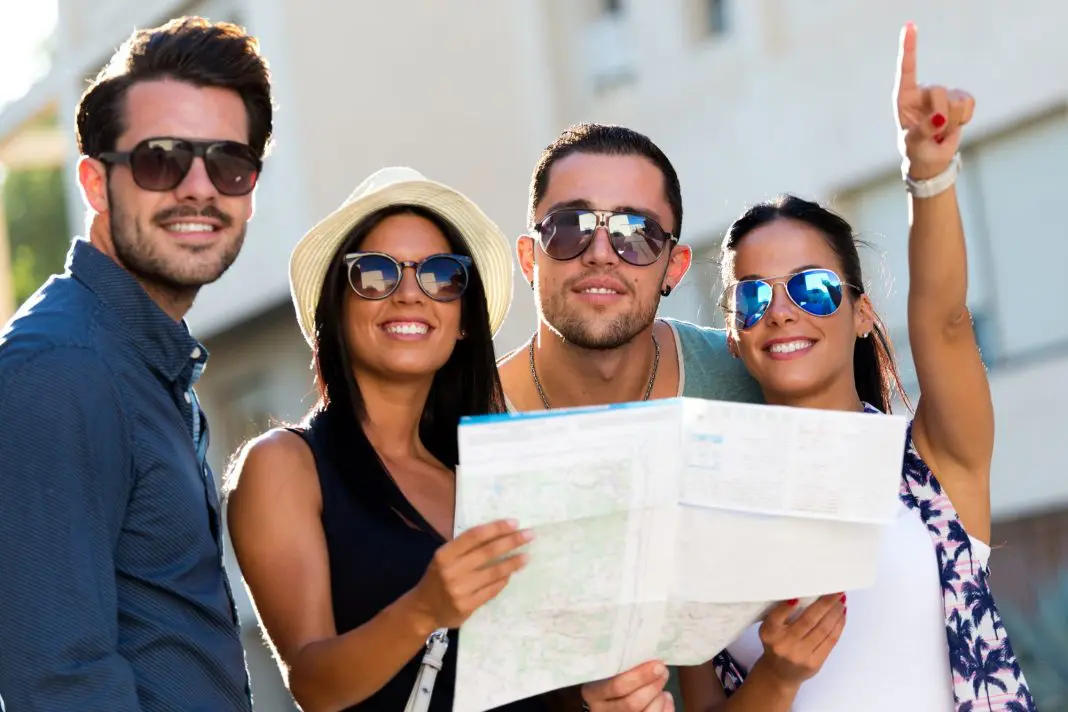 Brasil celebra recorde histórico com mais de 7 milhões de turistas estrangeiros em 2025, segundo dados da Embratur. - Foto: Freepik