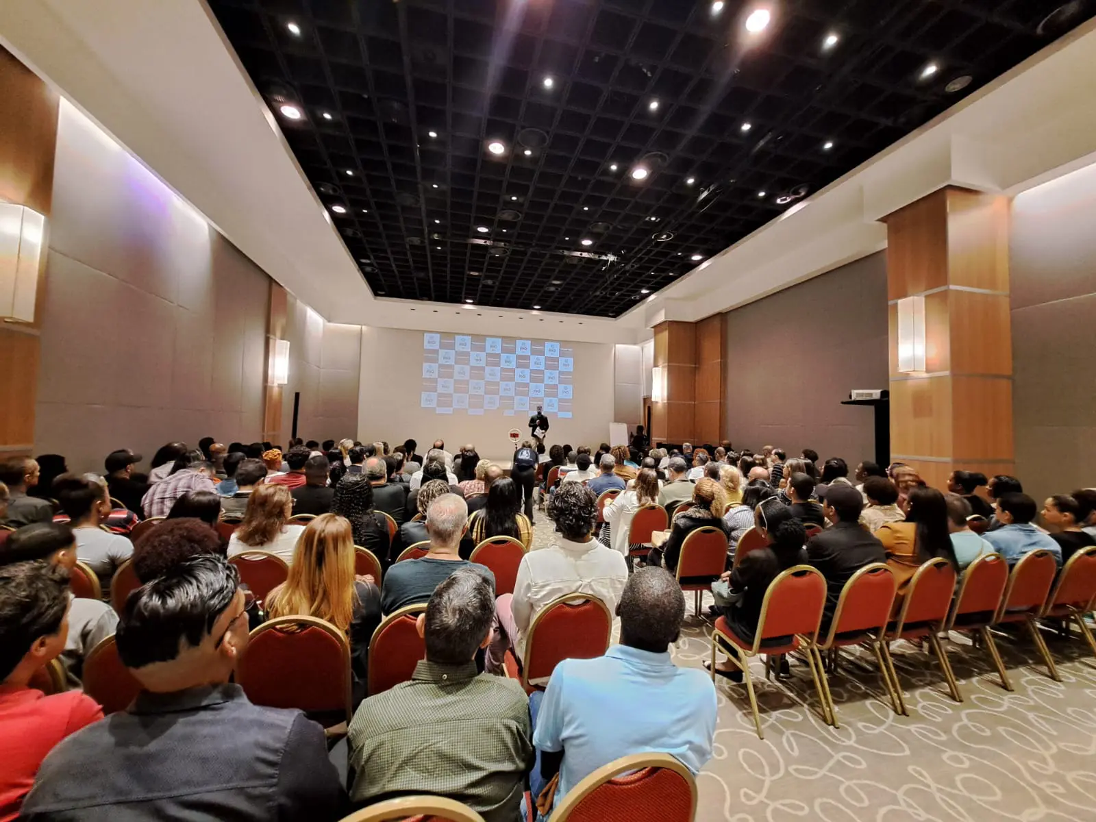 Geral do auditório na abertura - Foto: divulgação