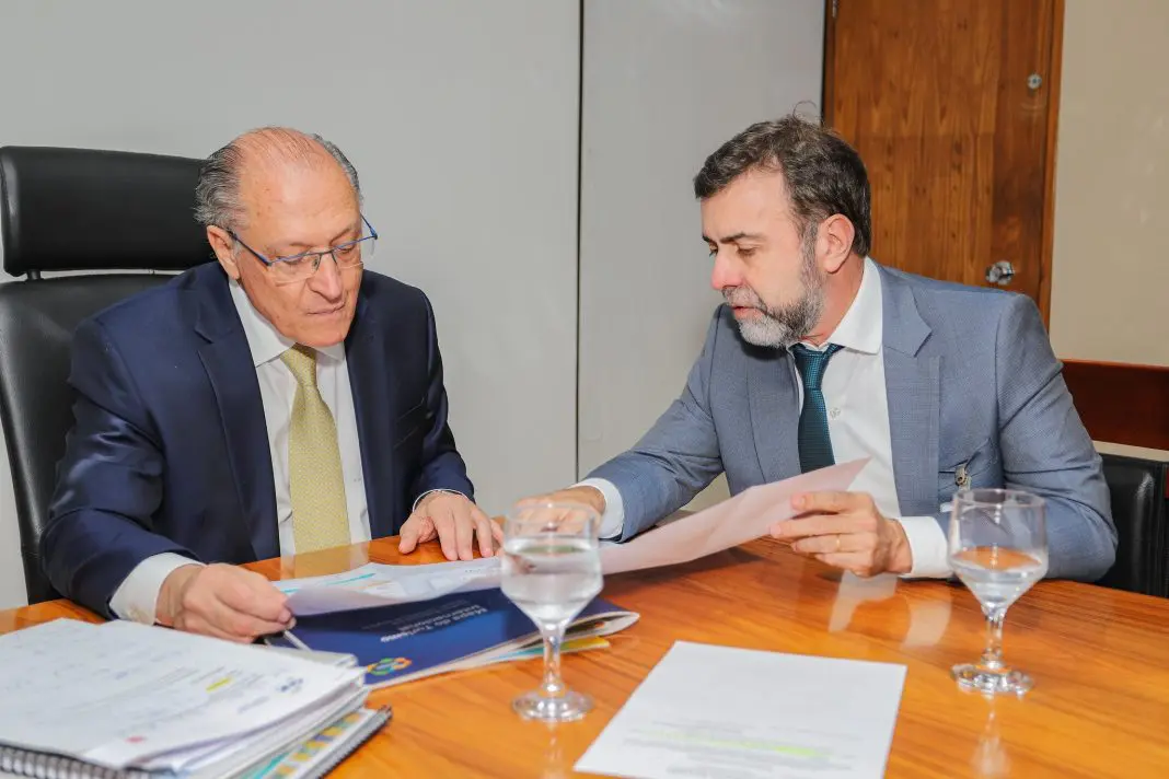 Turismo - Na última vez em que se encontraram, o presidente da Embratur conversou com o vice-presidente da República, Geraldo Alckmin, para falar do Plano Brasis - Foto: Renato Vaz/ Embratur