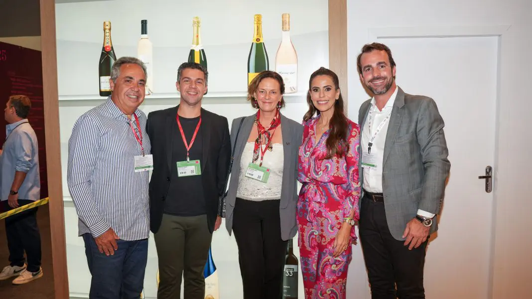 Claudio Goes, preseidente ANPROVIN junto a Malu Servieri. Crédito: Divulgacao ProWine SP