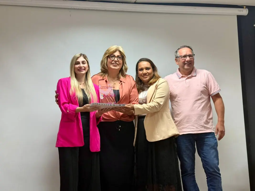 Thaina Ribeiro, Gerente Geral Blue Tree Alphaville; Adriana Bueno Molina, Secretaria Da Mulher de Barueri; Paulo Roberto Silva, secretário adjunto e Silvana Miranda. Supervisora de RH BTH Alphaville - Foto: divulgação