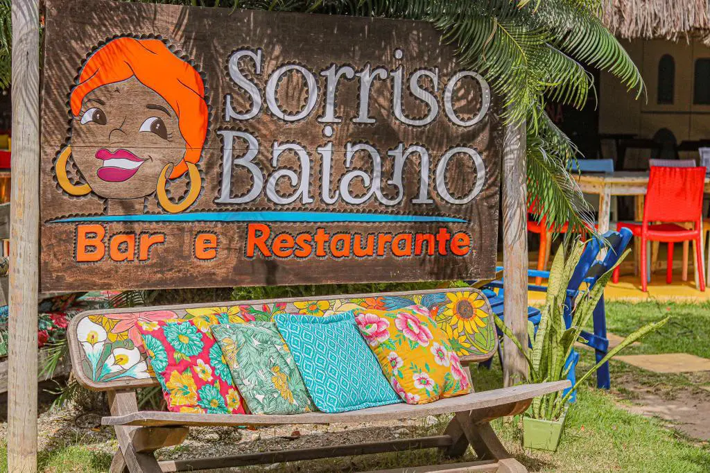 Fachada do Sorriso Baiano, em Prado (BA) — um convite para quem busca boa comida, alegria e o acolhimento típico da Bahia. - Foto: divulgação