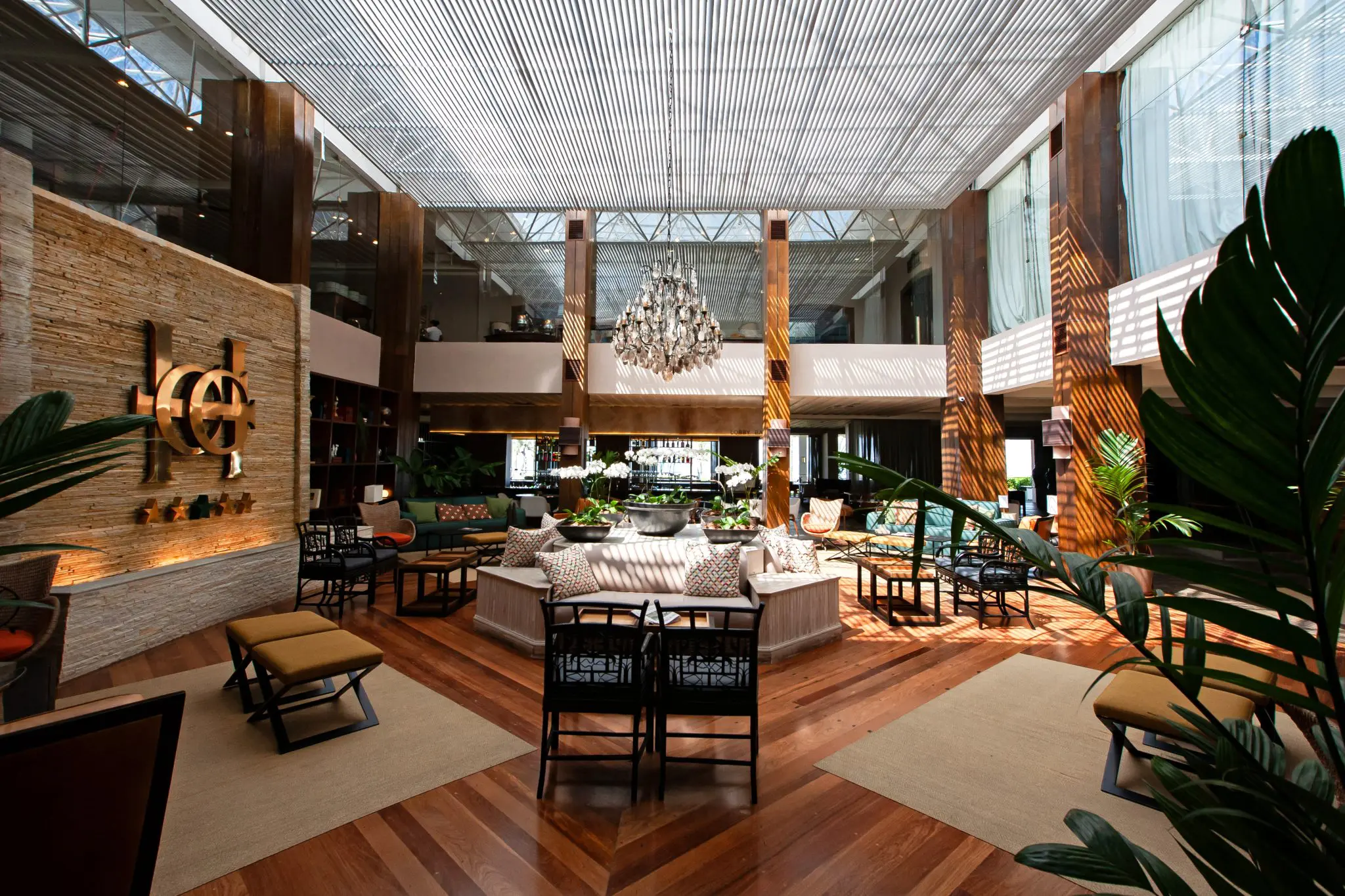 Lobby do Casa Grande Hotel Resort & SPA, um dos espaços mais icônicos do empreendimento no Guarujá - Foto: Fernando Moraes